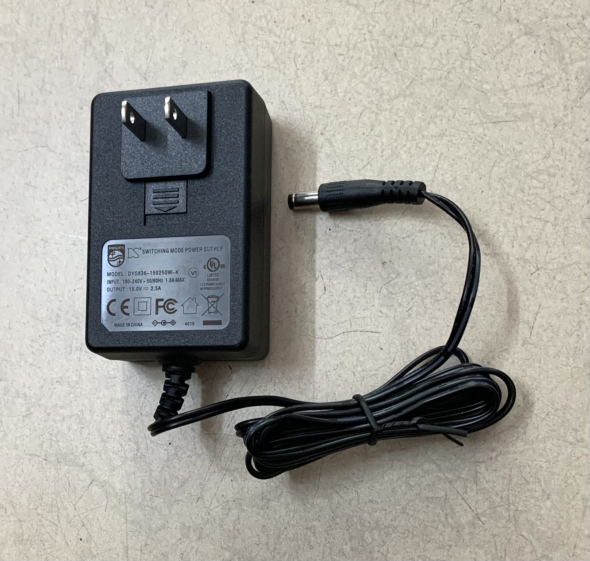 Adapter 15V-2.5A