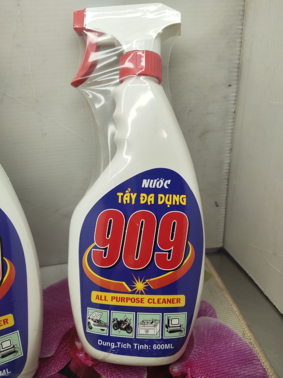 nước tẩy đa dụng 909