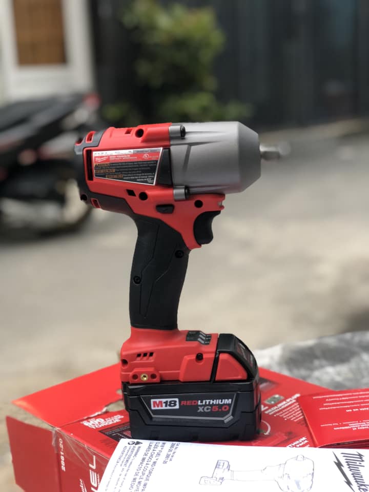 Máy siết bu lông Milwaukee 2861