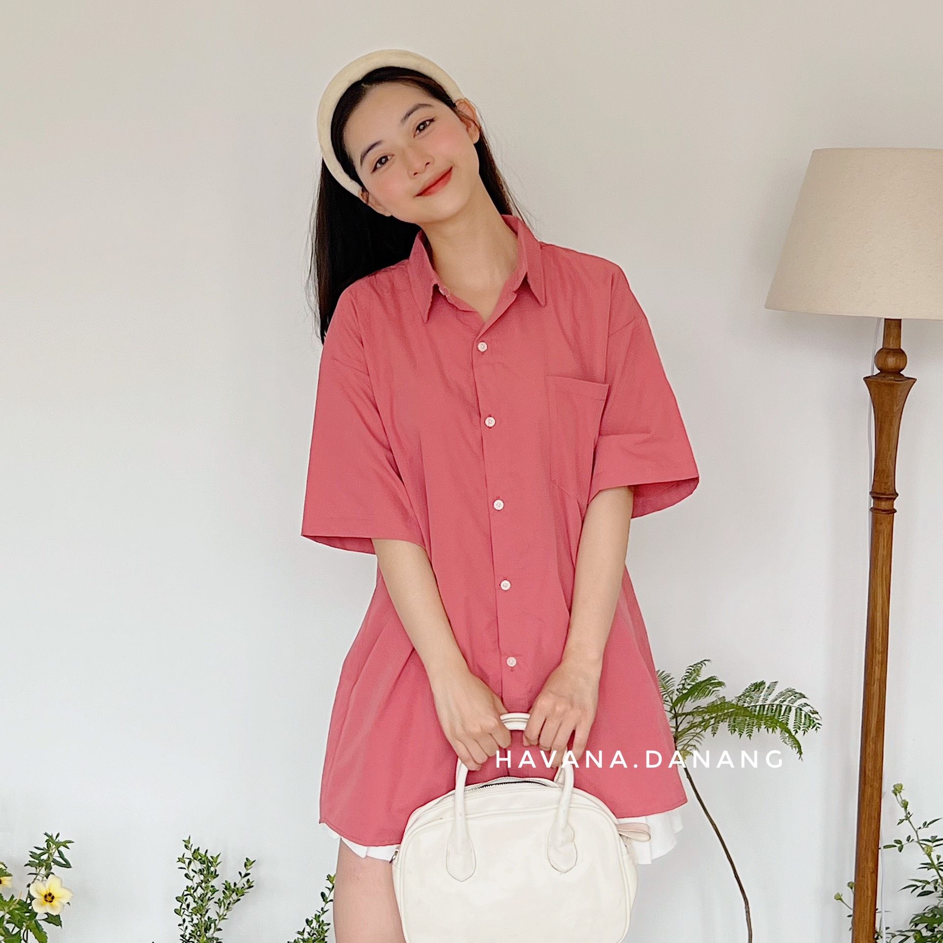 Áo sơ mi cộc tay trơn vạt xẻ tà