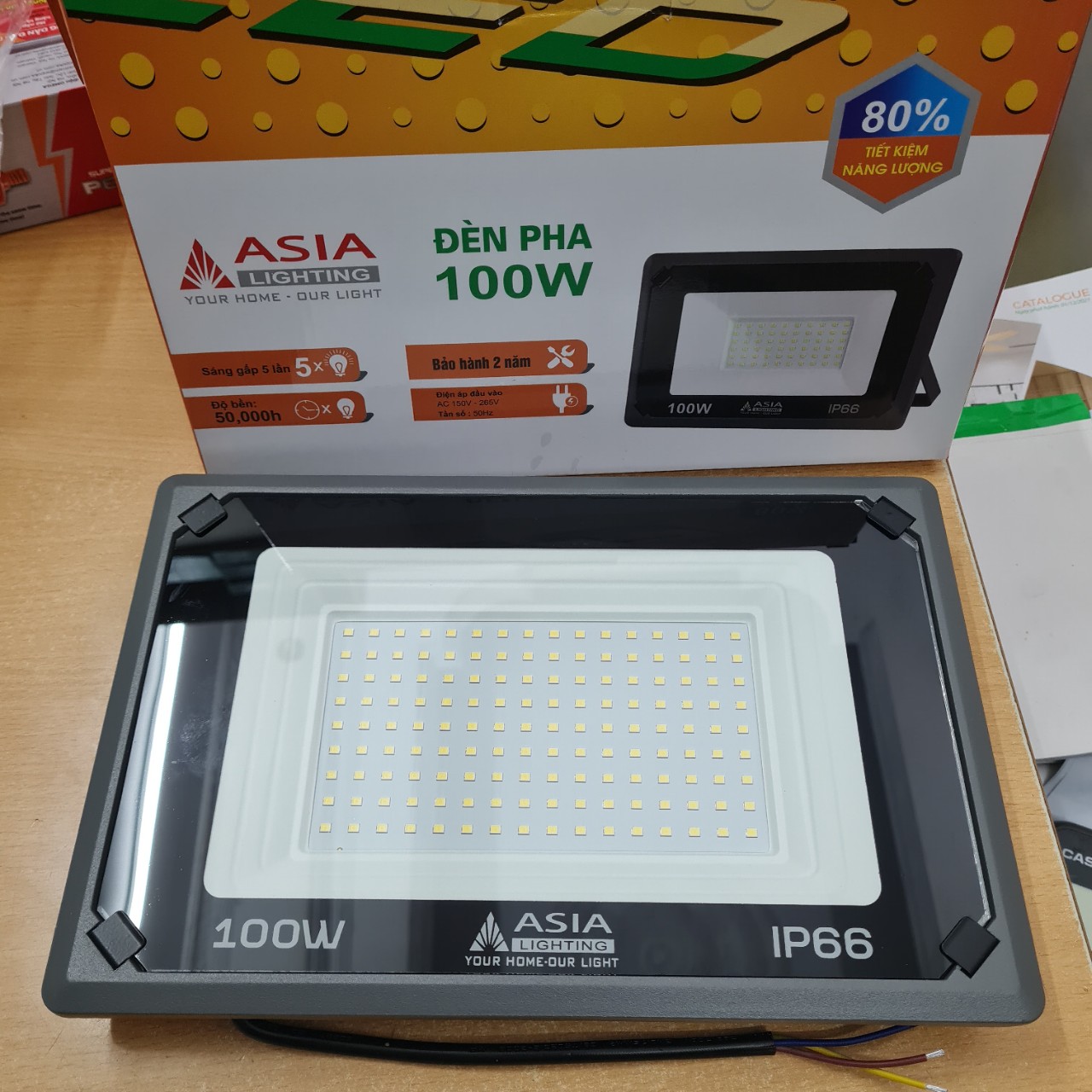 Đèn pha led 100w,150W,200w ánh sáng trắng/vàng Asia