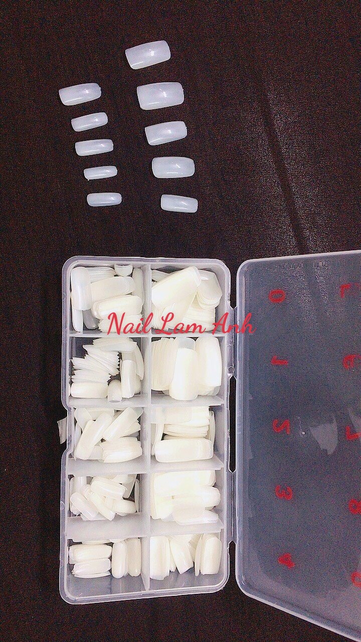 Móng úp chân dài