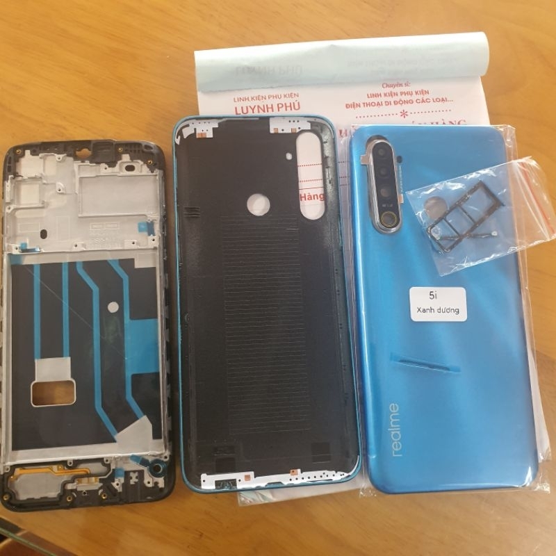 Vỏ realme 5i có khay sim kính camera