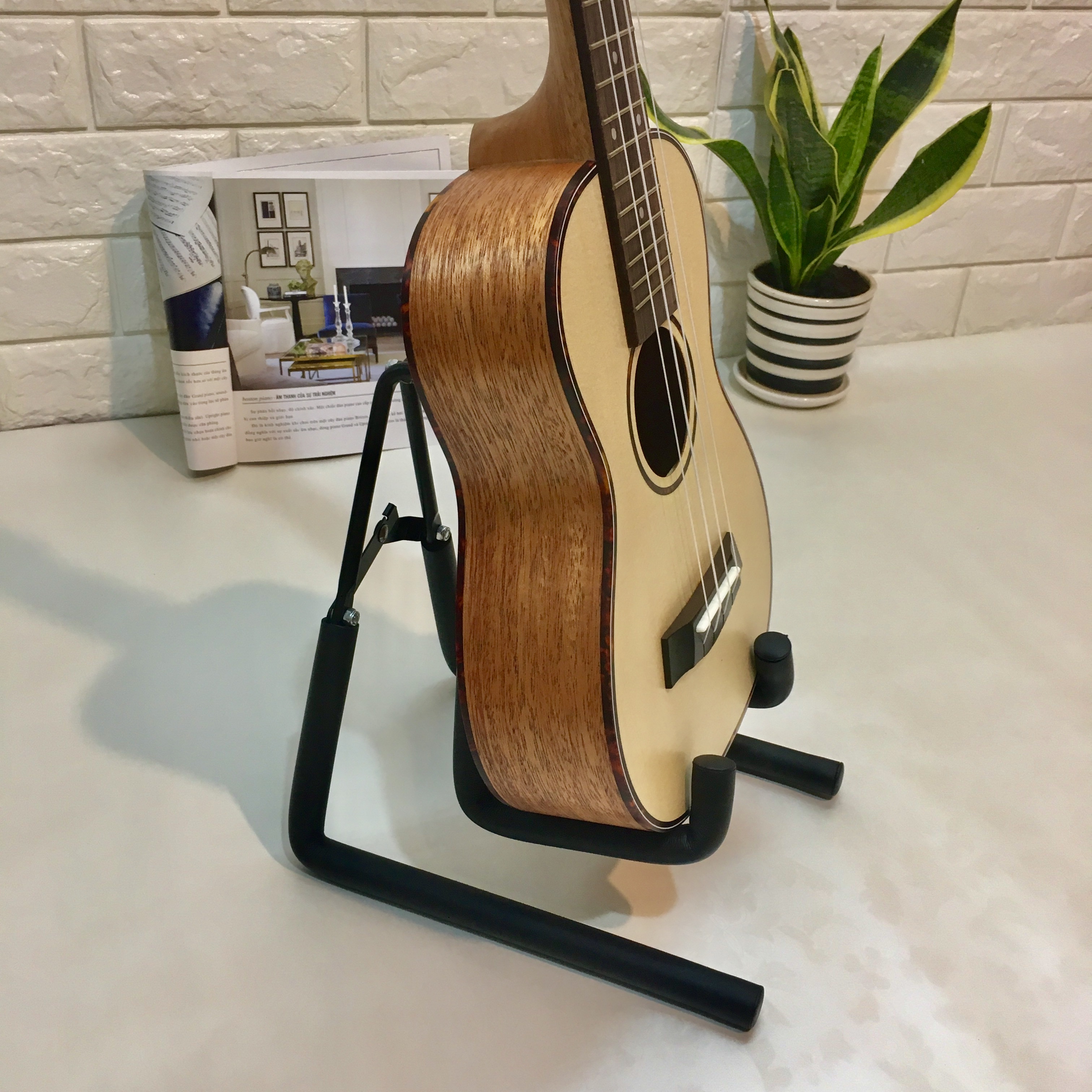 Giá đỡ đàn Ukulele