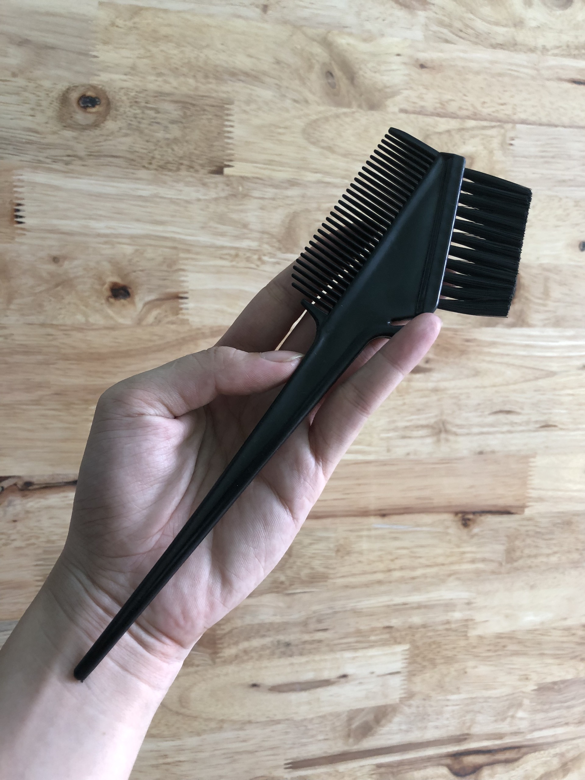 CỌ NHUỘM 2 TRONG 1 CHẢI VÀ NHUỘM TÓC