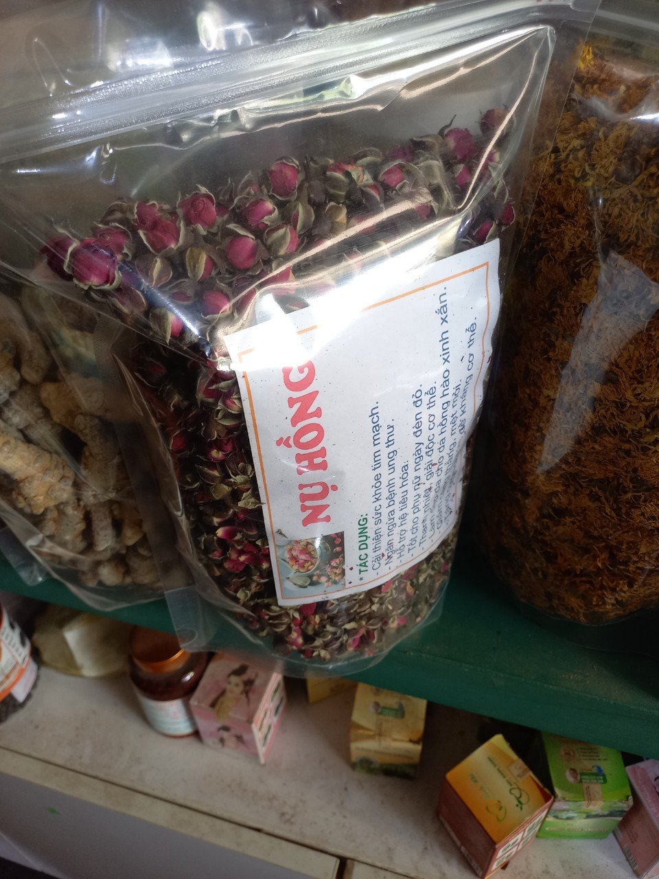 Nụ hồng phơi khô