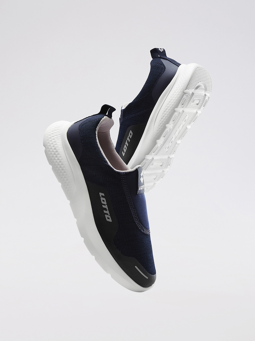 Lotto%20FloWalk%20Slip-on%C2%A0%20Navy%20-%20White%20Walking%20Shoes%20For%20Women%20-%20Image%203