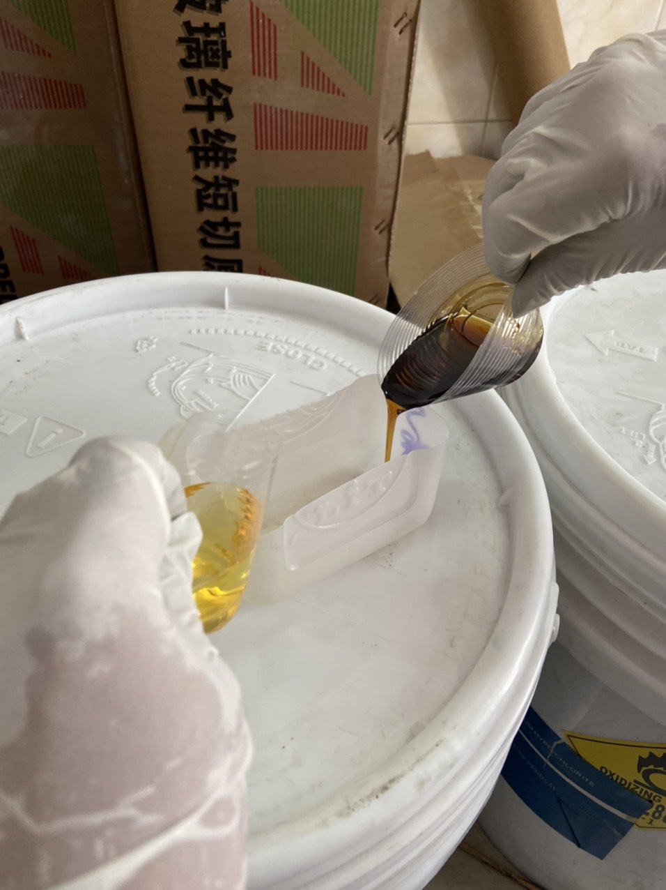 Foam PU hai thành phần.Polyurethane,Keo bọt nở cách nhiệt,trám bít khe nứt[ bộ 1kg]