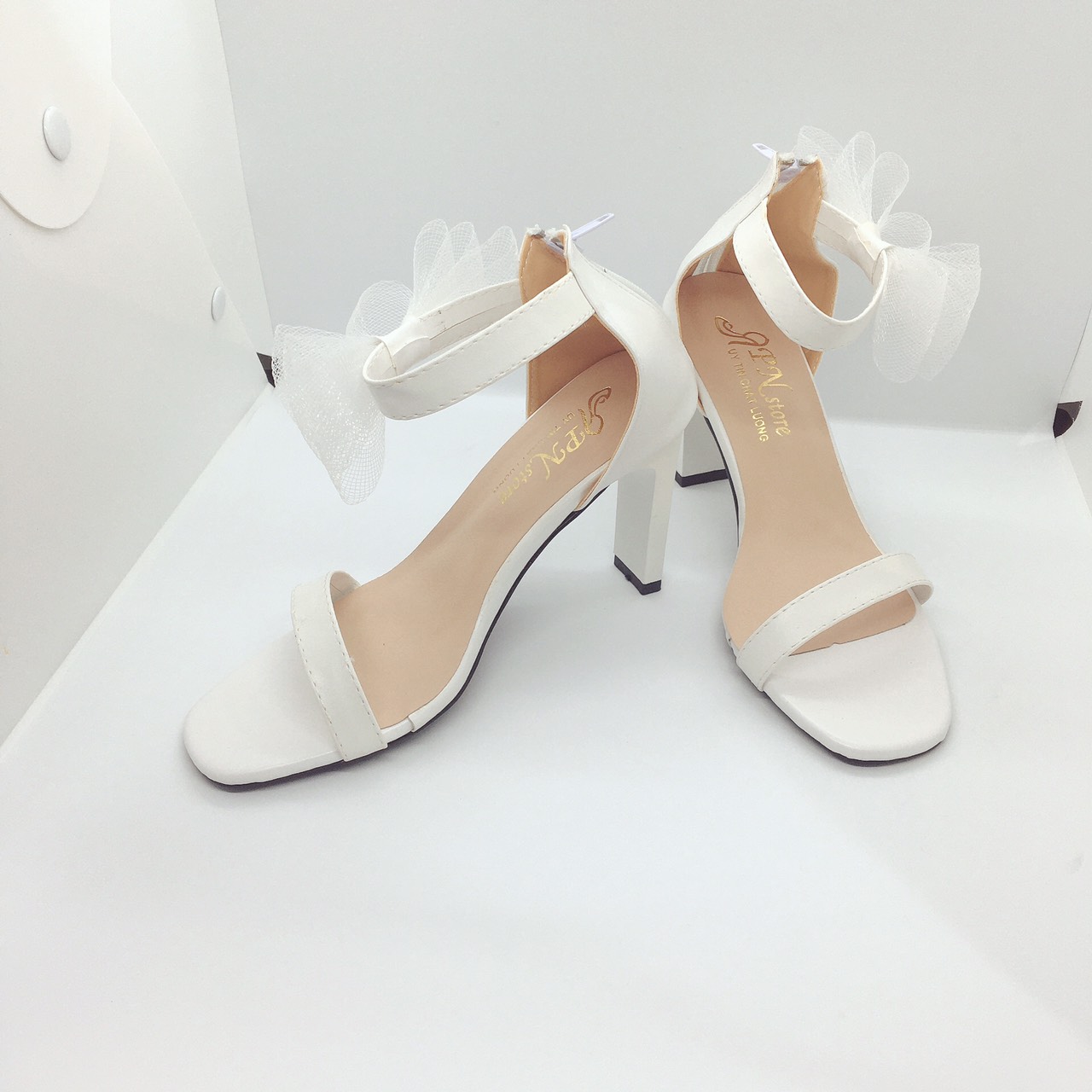 Giày sandal nữ cao gót 9p quay ngang nơ lưới phối cổ chân sành điệu - SD26
