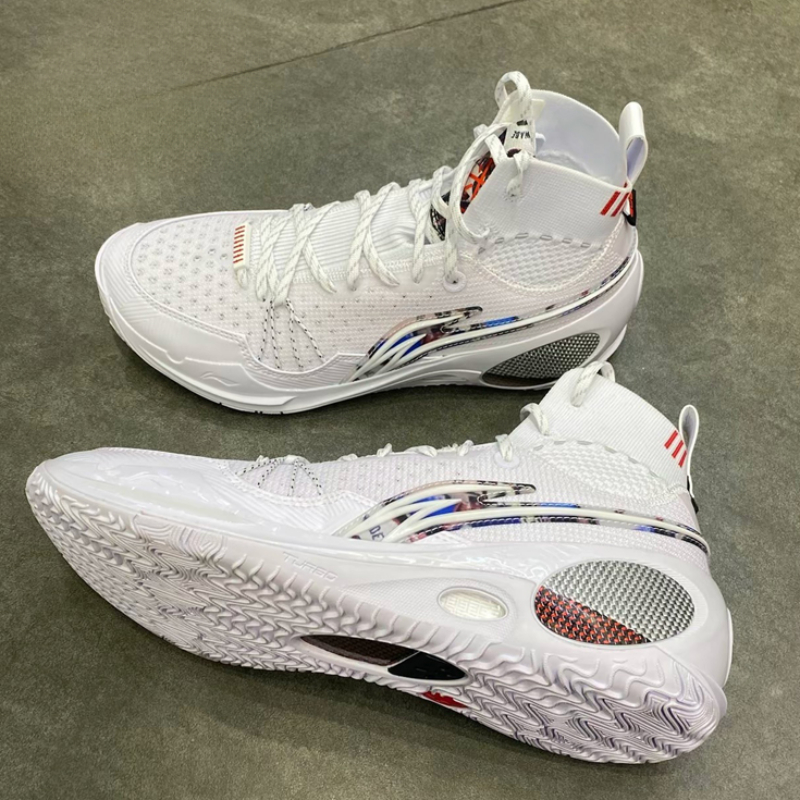 Li-Ning Wades Way 808 third-generation Ultra V2 cushioning