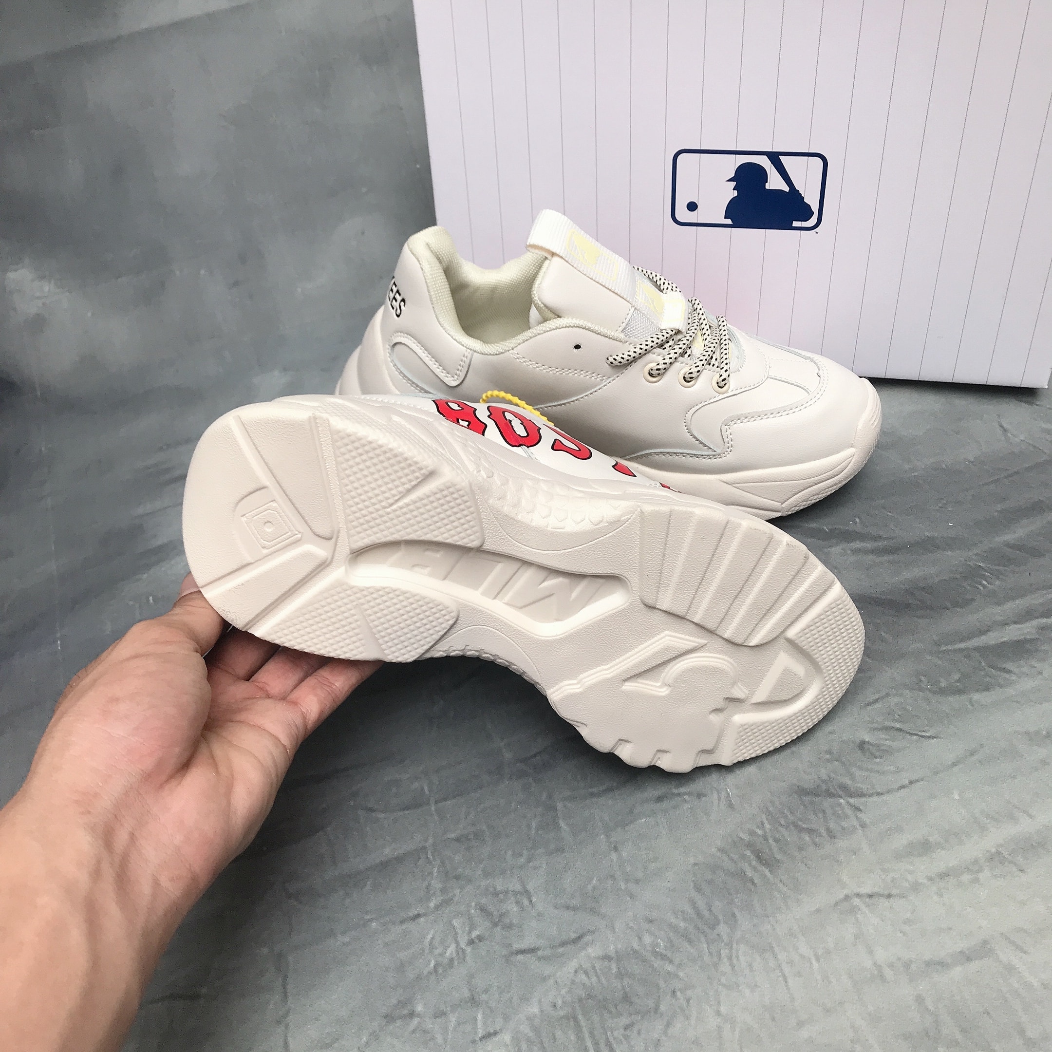 [Fullbox + Tất + Lọ tẩy trắng] Giày thể thao MLB Boston đẹp