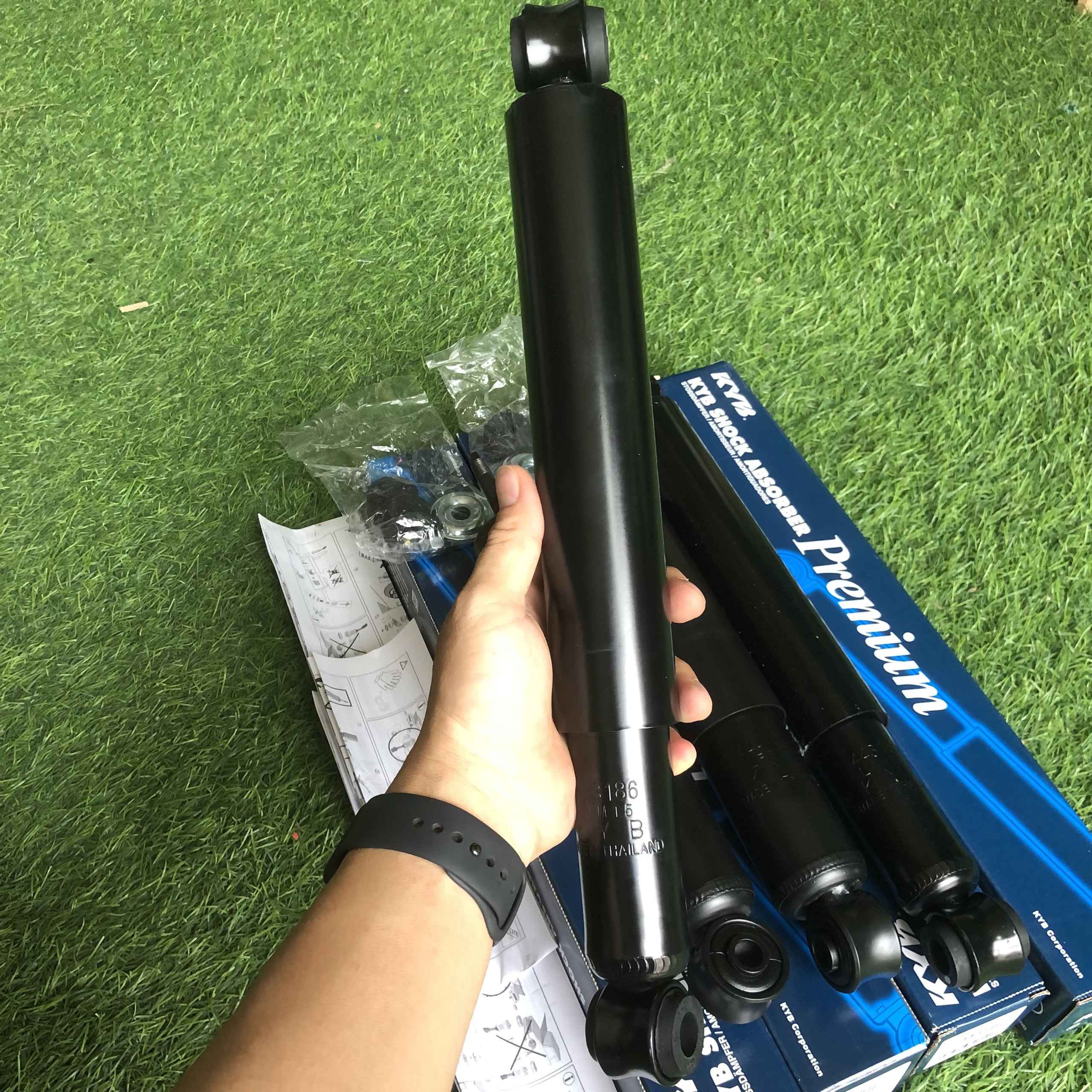 Bộ 2 cây phuộc nhún trước/ sau isuzu hilander 7 chổ tokico