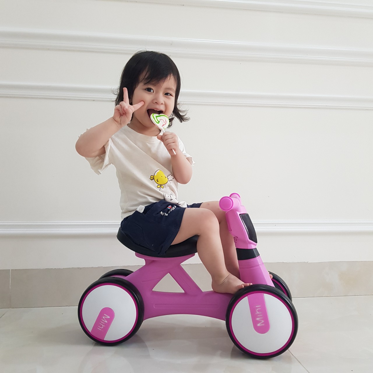 Xe chòi chân cho bé 1006. Xe thăng bằng trẻ em (Có nhạc/ Có đèn Led)