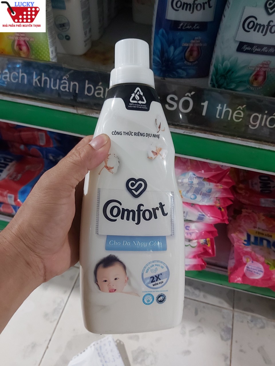 Nước xả vải Comfort cho da nhạy cảm hương phấn 800ml/ chai