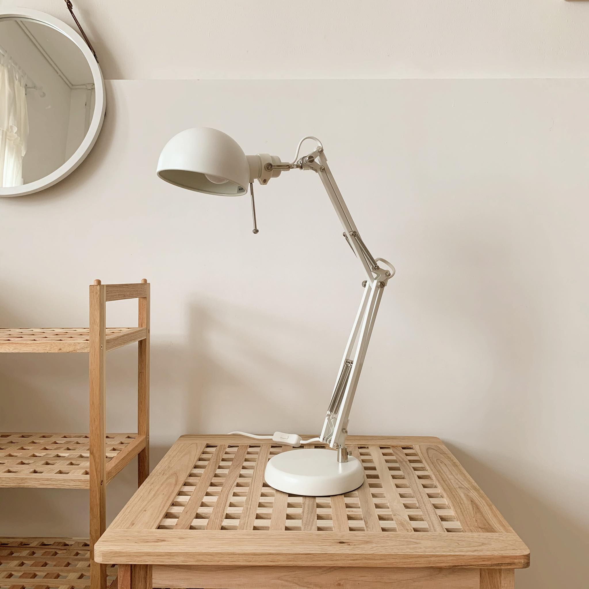 Đèn bàn ikea 01