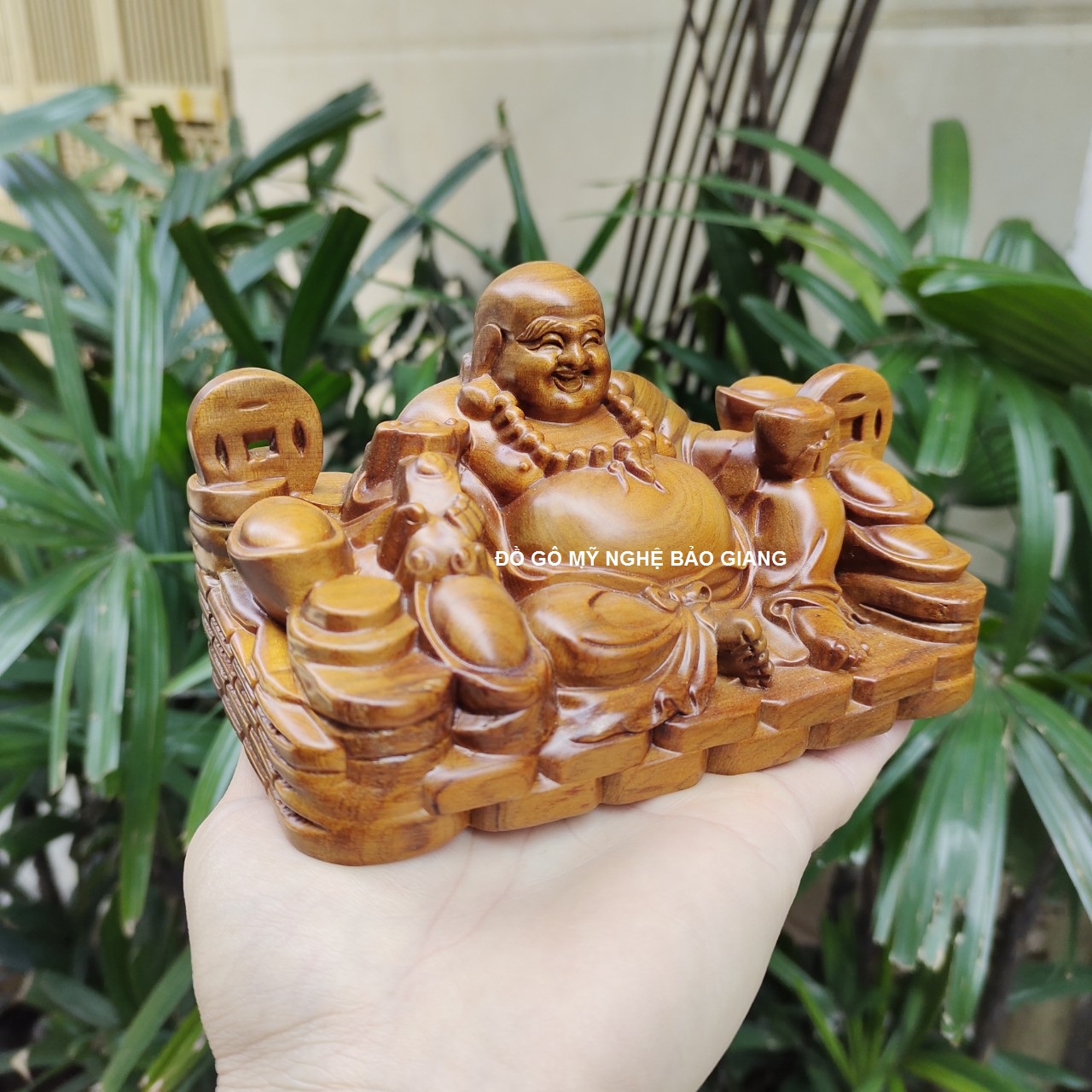 Tượng phật di lặc gỗ bách xanh