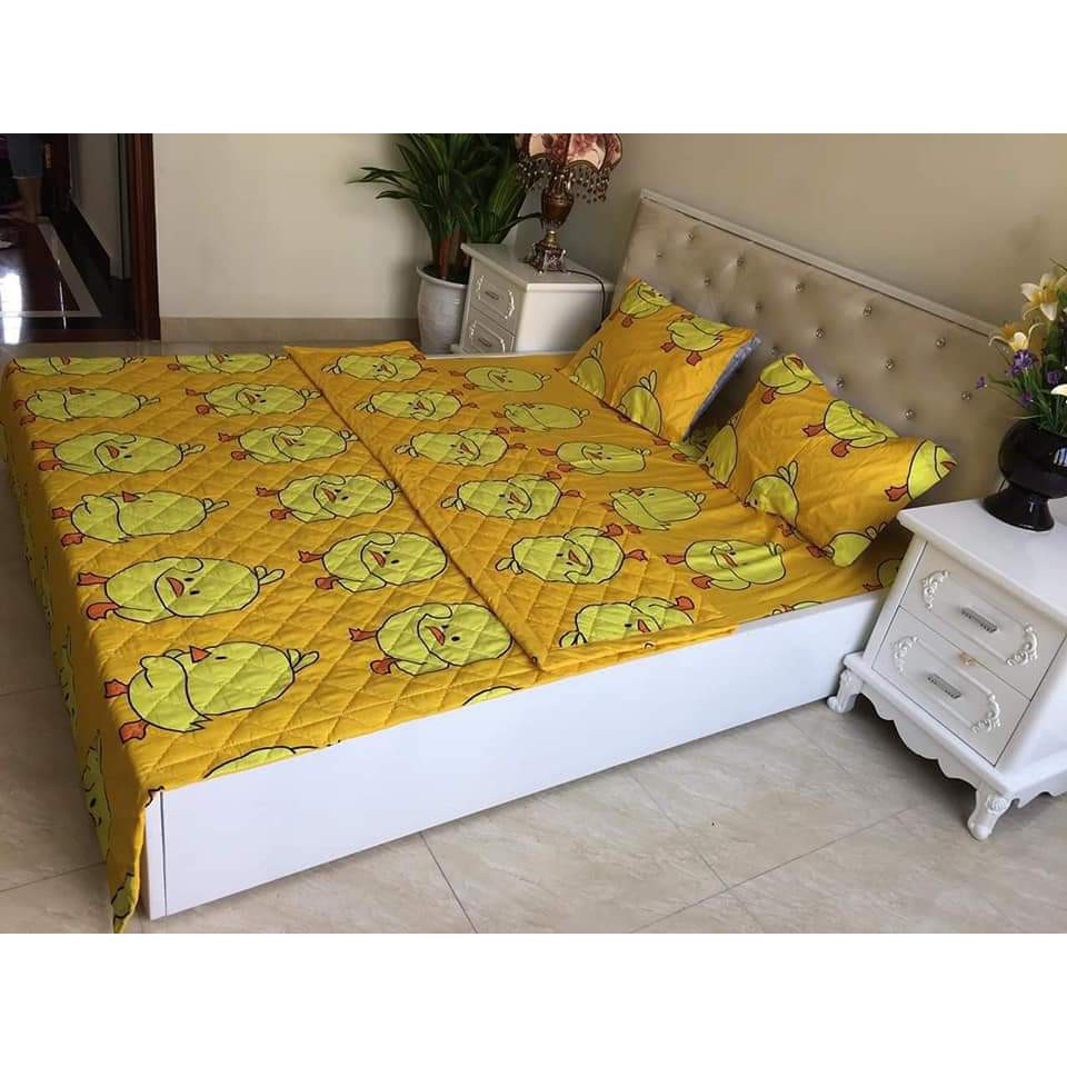 Bộ Chăn Ga Cotton Poly Vịt Vàng 1M6 x 2M ( 1 Drap + 2 Vỏ Gối Nằm + 1 Chăn Hè + 1 Vỏ Gối Ôm )