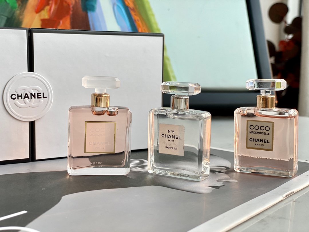coco mademoiselle gift set with candle