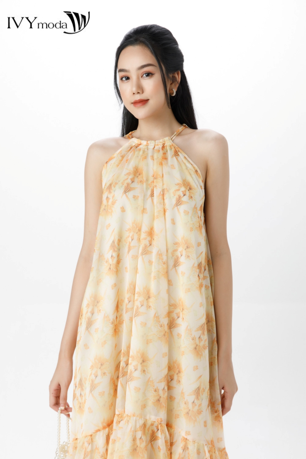 Đầm lụa cổ yếm phối dây sau IVY moda MS 41M7496