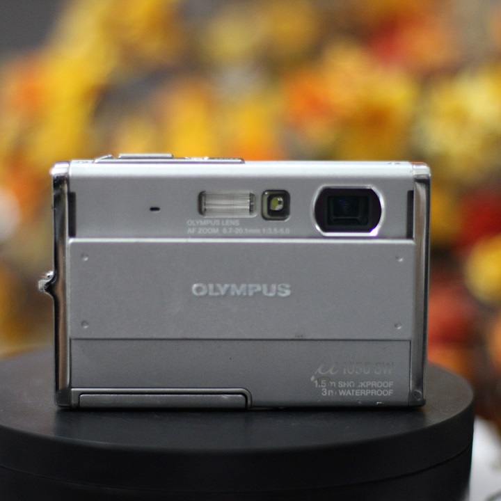 Máy ảnh chống nước Olympus M1050