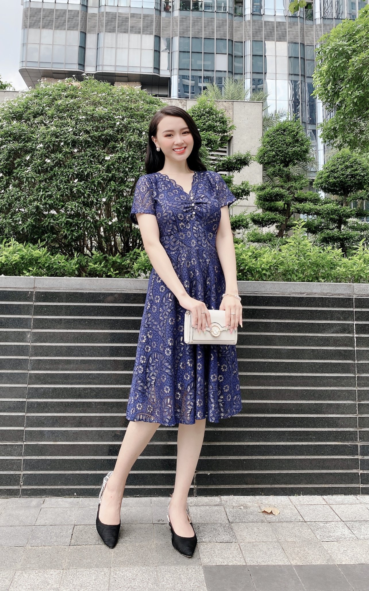 [4.4 Hoàn tiền 15%]ĐẦM REN CỔ V PHỐI NGỌC - DAM 0020