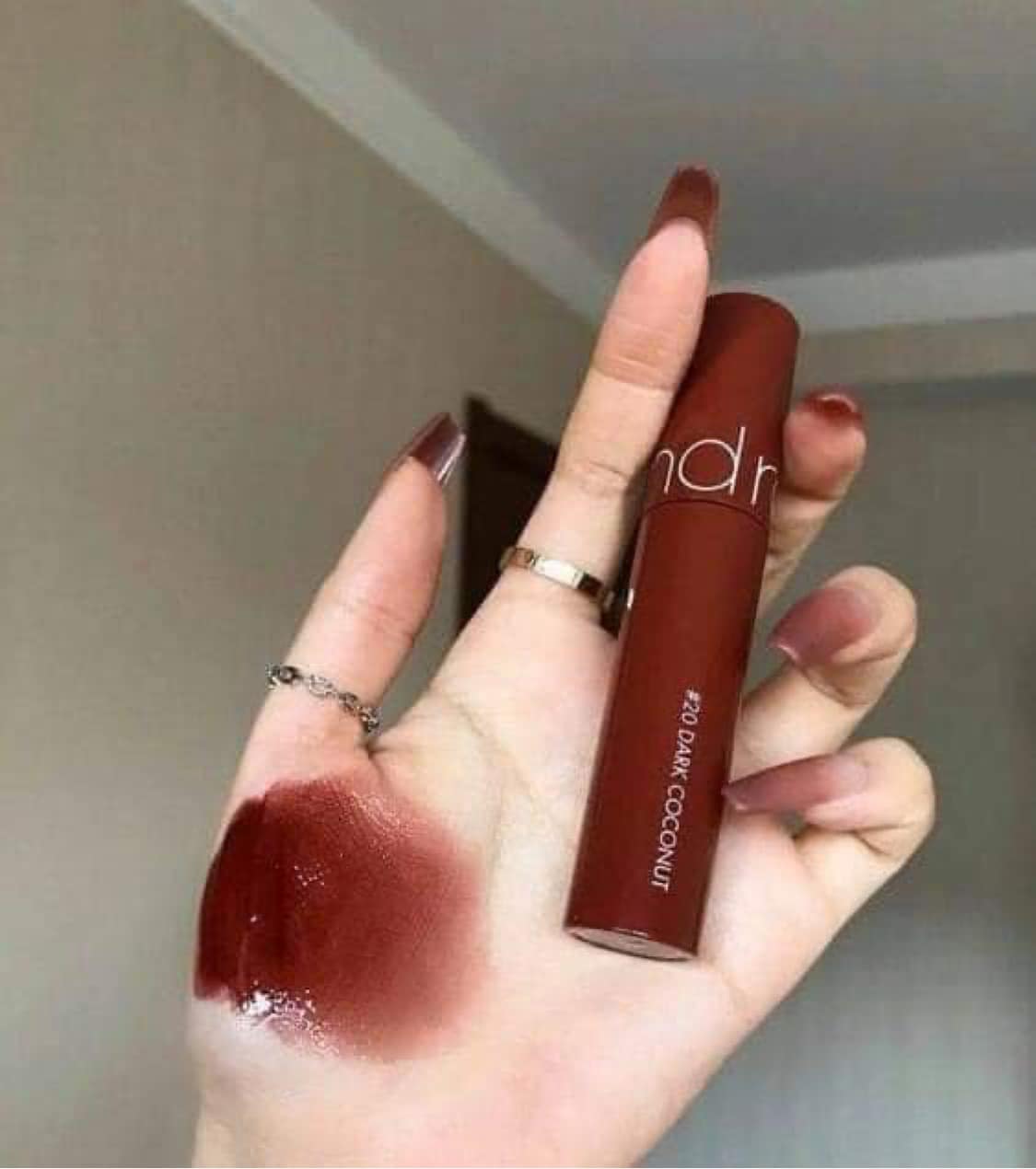 SON TINT BÓNG ROMAND MÀU 20 NÂU ĐẤT (Romand Juicy Lasting Tint 20)