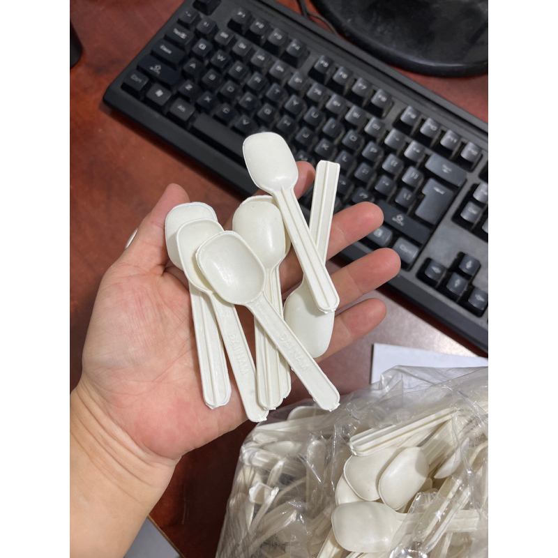 100 muỗng , thìa múc sữa chua