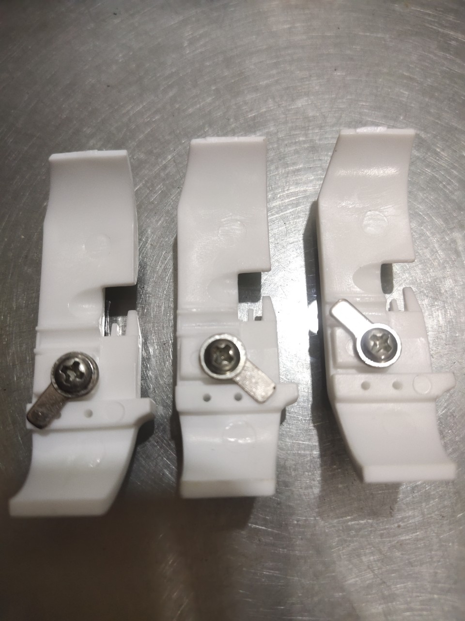 chân vịt vắt sổ nhựa 4 chỉ