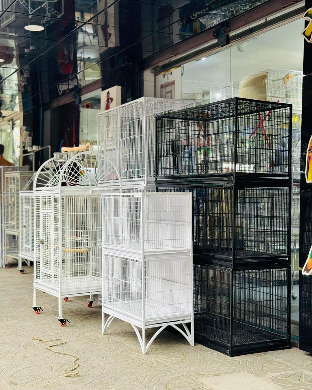 Large Family Bird Temp Cage With Roof Top Play Ground , Luxury Pet Parrot Cage Ornamental Cage Metal Cage Transparent Glass Cage Door Feeding Cage Birds/Cages. 