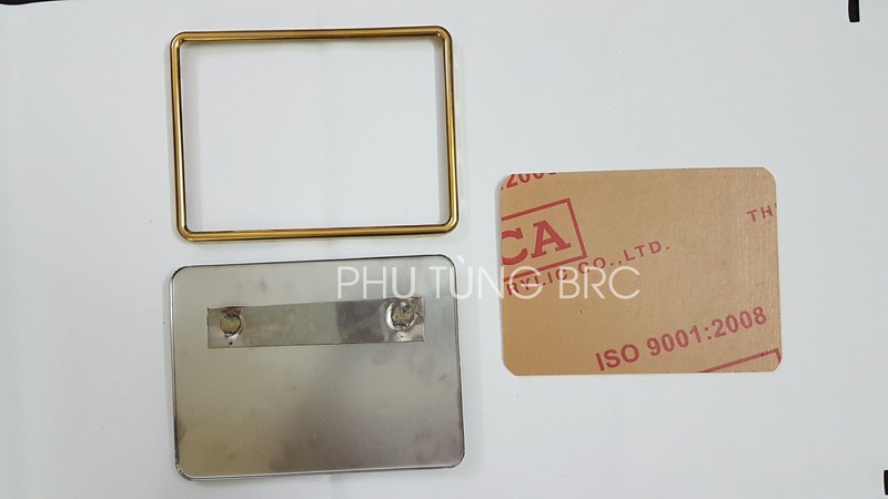 Bộ khung biển số titan màu vàng cao cấp ( bộ đầy đủ: khung titan + mica + đế inox + ốc).
