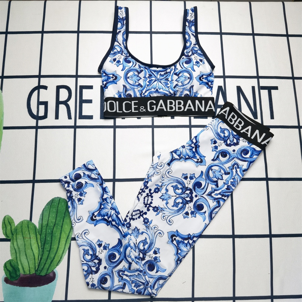 Set Áo bra Và Quần Legging Thể Thao Họa Tiết Majolica