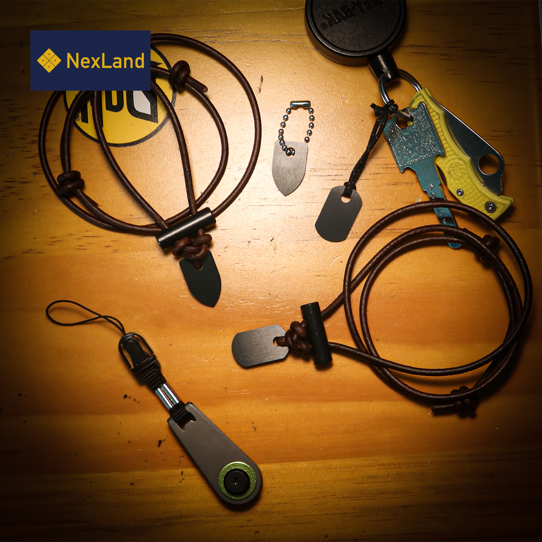 %E3%80%90Salt%20&%20Story%E3%80%91Nexland%20Fs1%20Small%20Size%20Ceramic%20Striker%20Ferro%20Rod%20Fire%20Starter%20Necklace%20Zipper%20Puller%20Keychain%20Camping%20Hiking%20Bushcraft%20Survival%20-%20Image%206