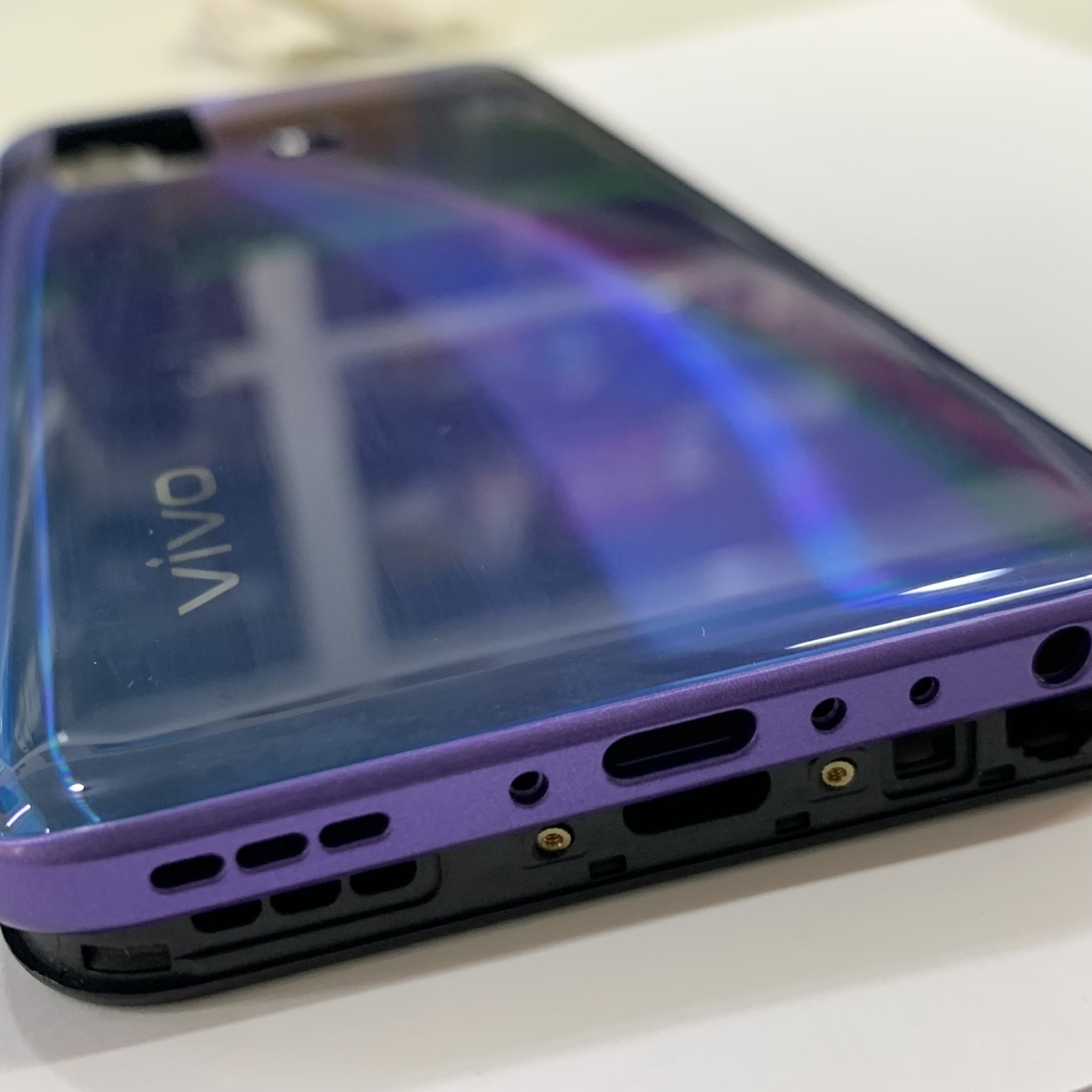 Vỏ bộ Vivo Y30 full bộ (khung sườn + nút , khai sim , kính camera )