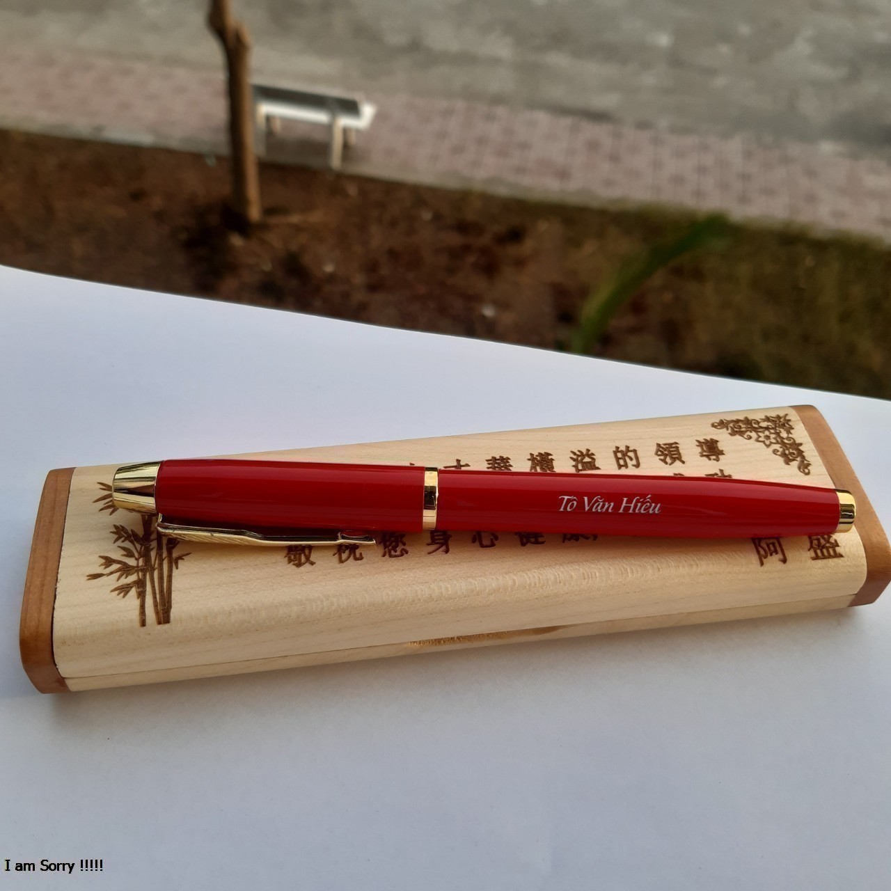 Bút ký khắc tên BYL-006/Bút vỏ đỏ