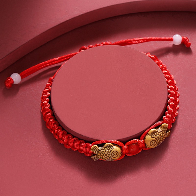 Vòng Tay Chỉ Đỏ Con Cá May Mắn