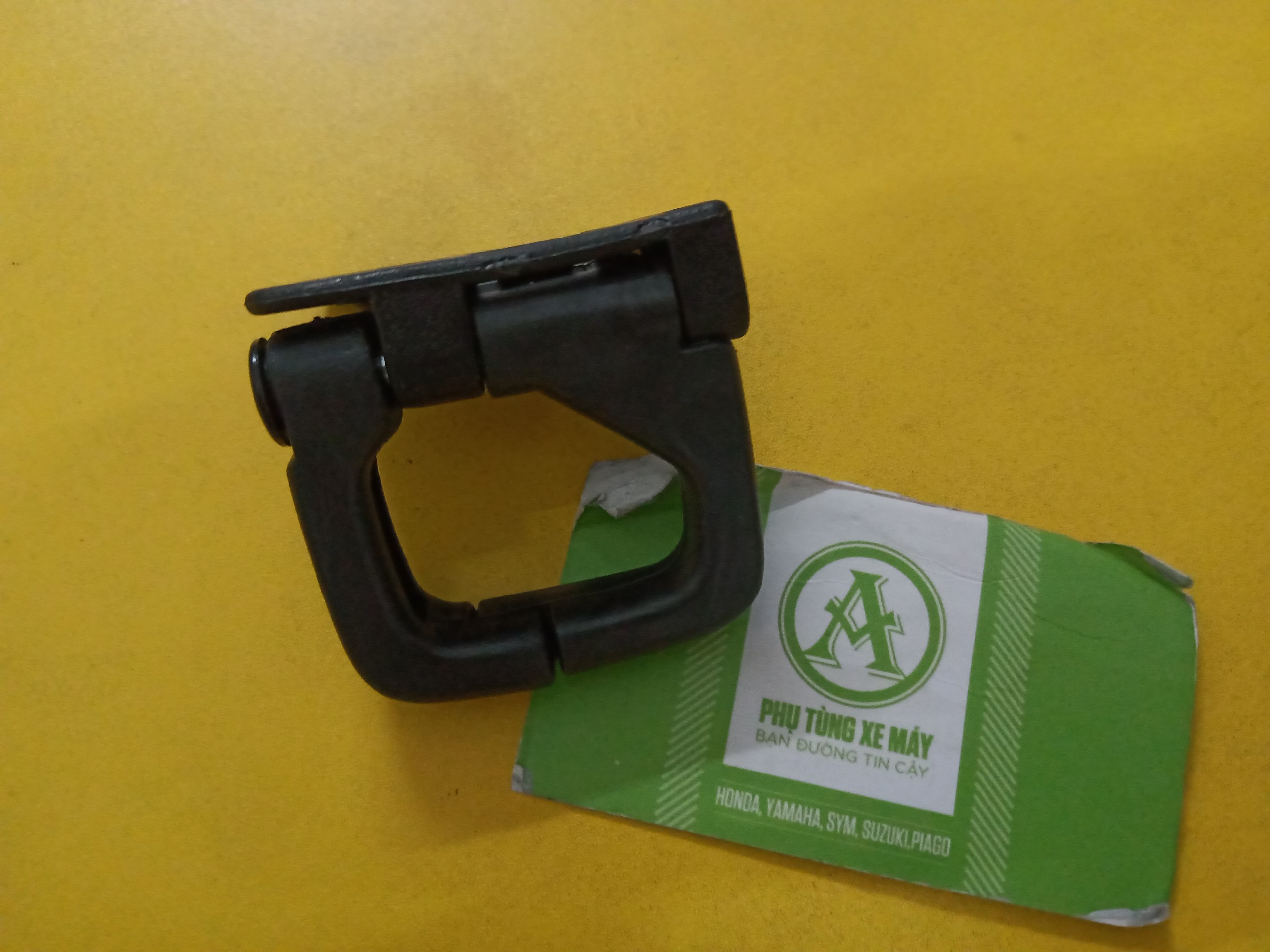 Móc treo đồ SH, Lead