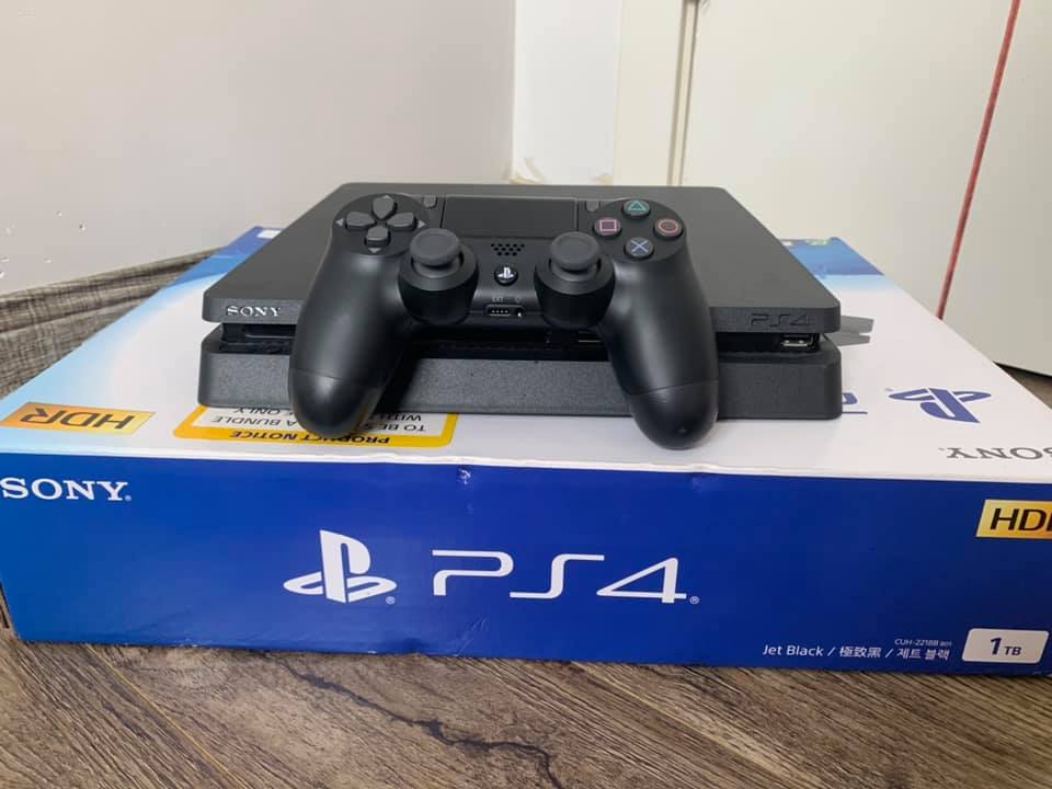 Máy PS4 Slim kèm tài khoản PES25.