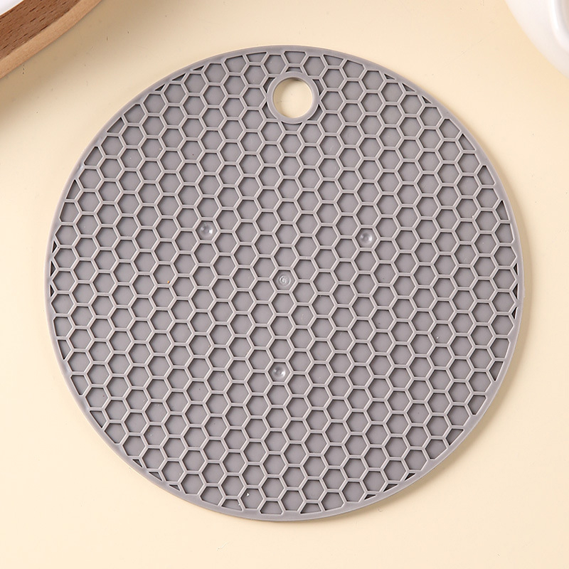 17/13cm%20Round%20Silicone%20Table%20Mat%20Extra%20Thick%20Placemat%20Open%20Cans%20Honeycomb%20Hot%20Pad%20Coffee%20Cup%20Coaster%20Creative%20Kitchen%20Pot%20Holder%20-%20Image%206