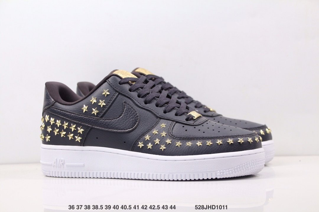 black air force ones with stars