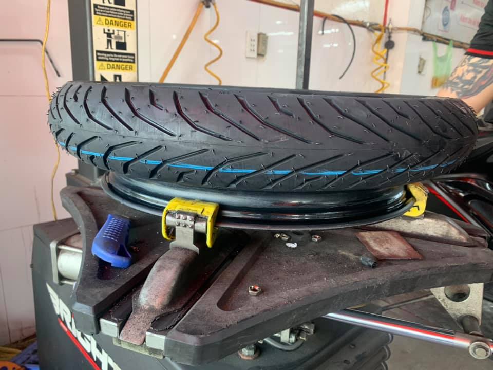 Vỏ Pirelli 90/80-17 Angel City (150013)