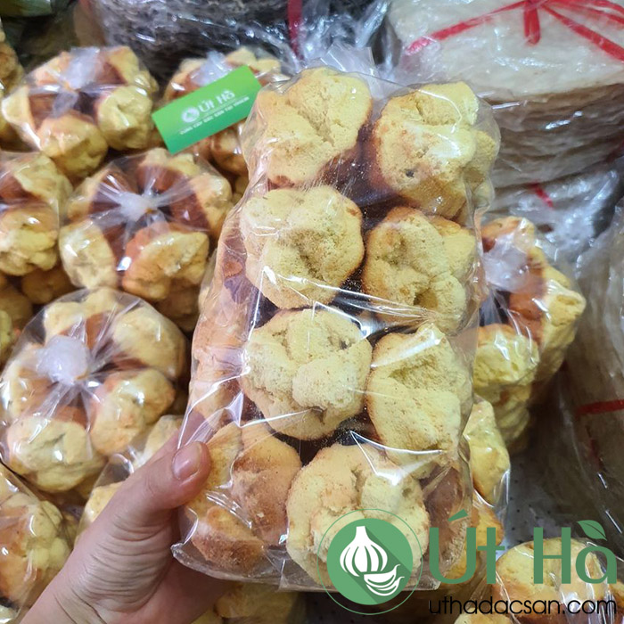 Bánh Thuẫn  Chính Gốc Quảng Ngãi Bịch 20 Cái Bánh Sấy Khô Thơm Ngọt Thuần Khiết Giữ Nguyên Hương Vị Truyền Thống - Út Hà Đặc Sản