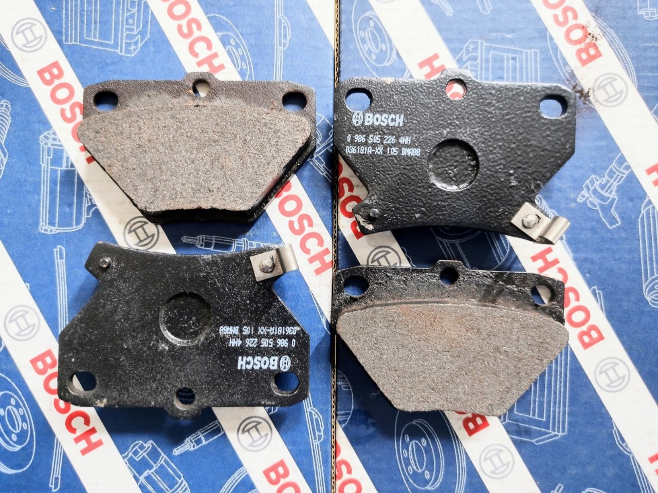 Bố thắng sau toyota vios altis - bosch. bp 5226