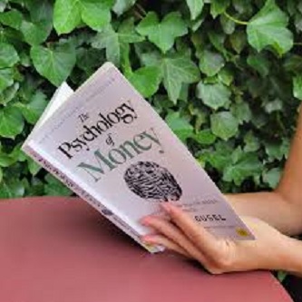The%20Psychology%20of%20Money%20%7C%20Book%20by%20Morgan%20Housel%20%7C%20Matte%20Lamination%20%7C%20Premium%20Paper%20%7C%20-%20Image%202