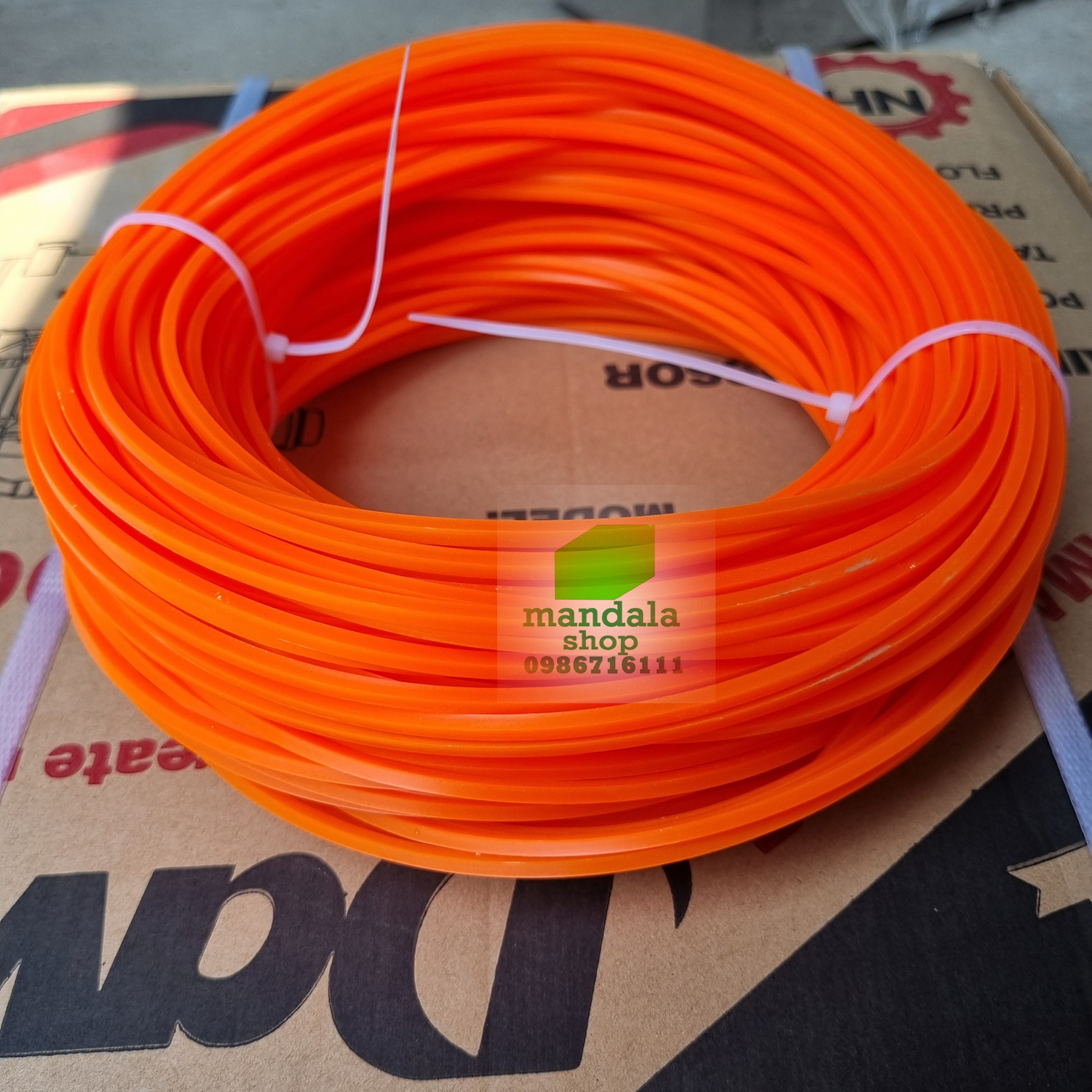 Cước cắt cỏ vuông đỏ 3.5 li 1kg