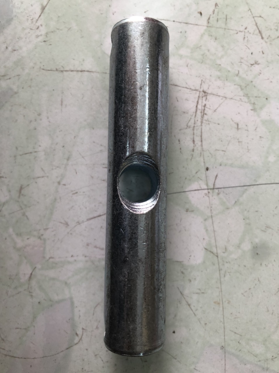 Cốt lỗ lắp tay bơm xe nâng tay.