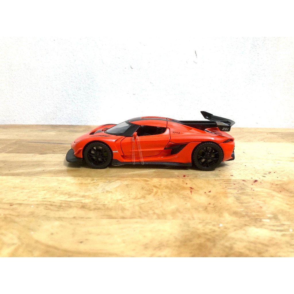 Mô hình xe Koenigsegg Jesko _ Tỷ lệ 1:32