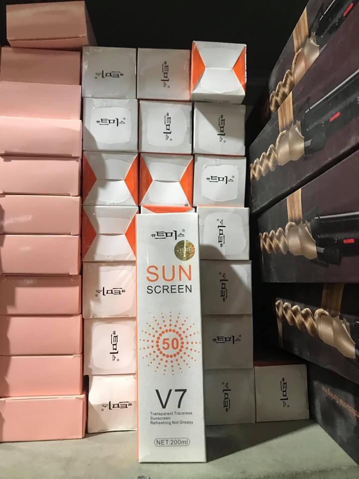 Xịt Chống Nắng V7 Sun
