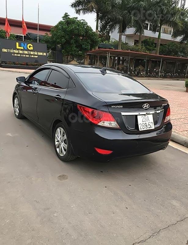 ĐÈN HẬU HYUNDAI ACCENT 2011-2015