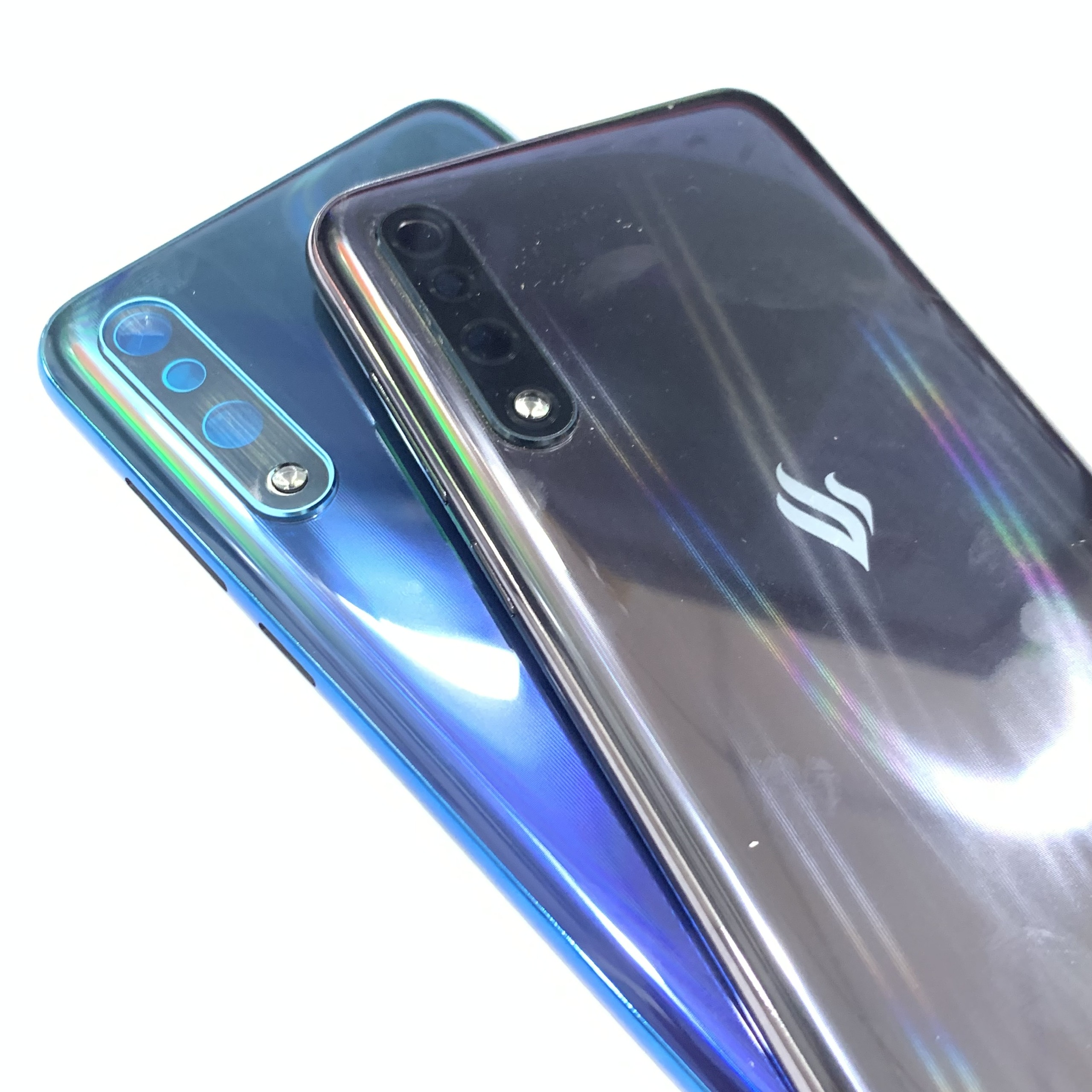 Lưng Vsmart Live / V-smart Live liền kính camera