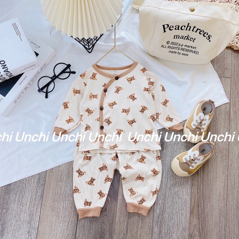 Bộ dài tay unchi chất liệu thun tăm mềm mát co giãn cho bé 3-9kg.